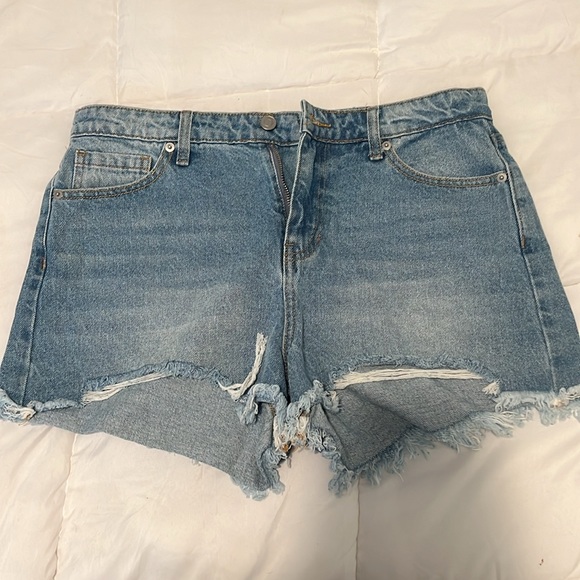 NNW- BP- women’s - high rise denim short- size 31 - Picture 4 of 8
